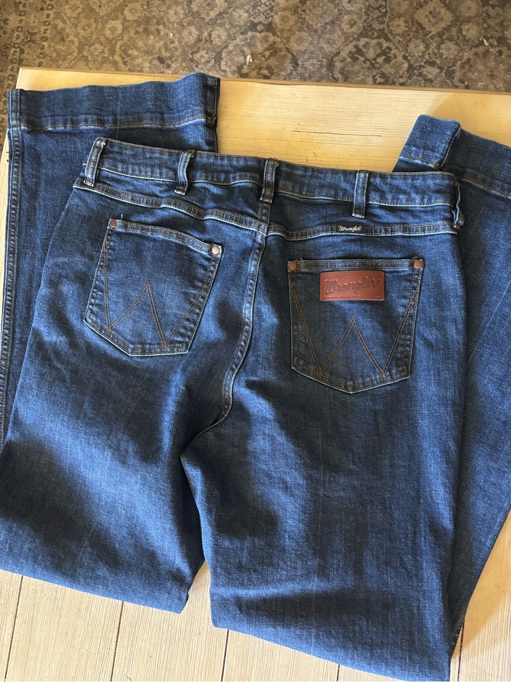 Wrangler Retro Women’s Jeans 33x34 Dark Wash Wide Leg Flare Cuffed Stretch - Picture 4 of 4